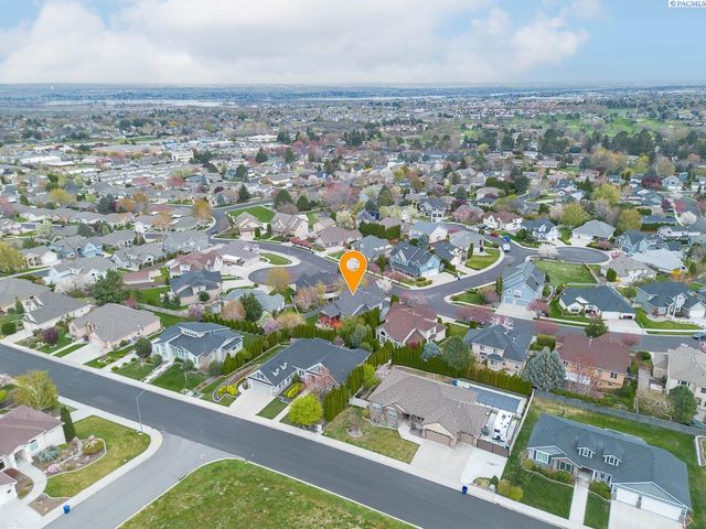 2064 Newhaven Loop, Richland, WA 99352