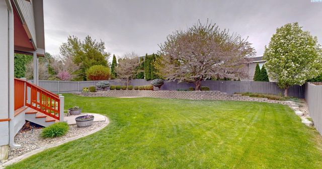 2064 Newhaven Loop, Richland, WA 99352