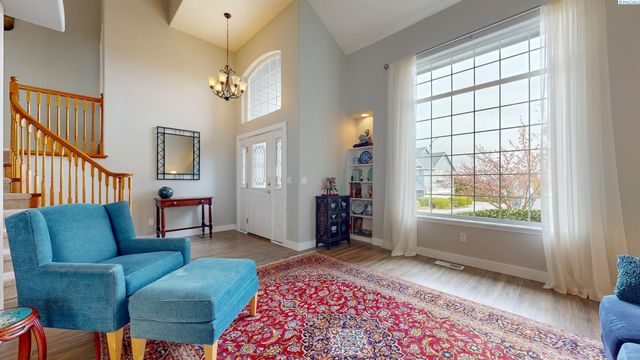 2064 Newhaven Loop, Richland, WA 99352