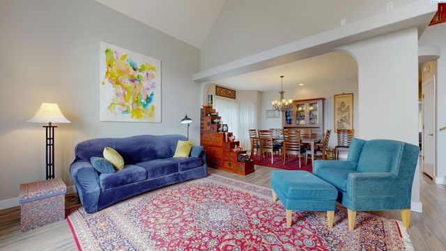 2064 Newhaven Loop, Richland, WA 99352