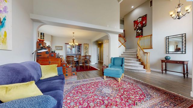 2064 Newhaven Loop, Richland, WA 99352