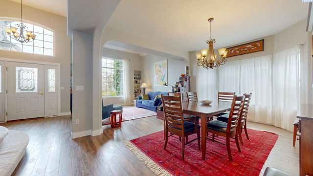 2064 Newhaven Loop, Richland, WA 99352