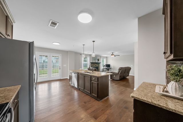 1655 Parkside Dr, Clarksville, TN 37042
