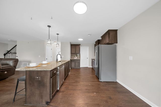 1655 Parkside Dr, Clarksville, TN 37042