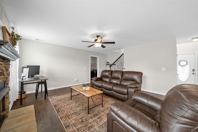 1655 Parkside Dr, Clarksville, TN 37042