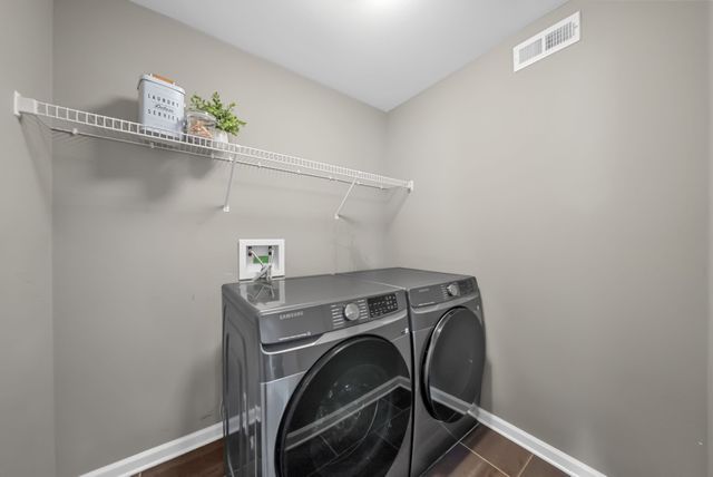 1655 Parkside Dr, Clarksville, TN 37042