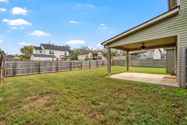 1655 Parkside Dr, Clarksville, TN 37042