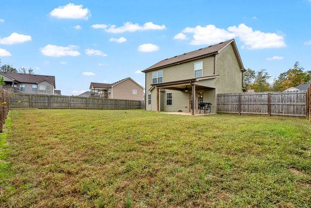 1655 Parkside Dr, Clarksville, TN 37042