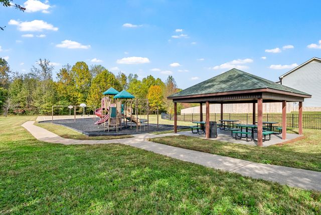 1655 Parkside Dr, Clarksville, TN 37042