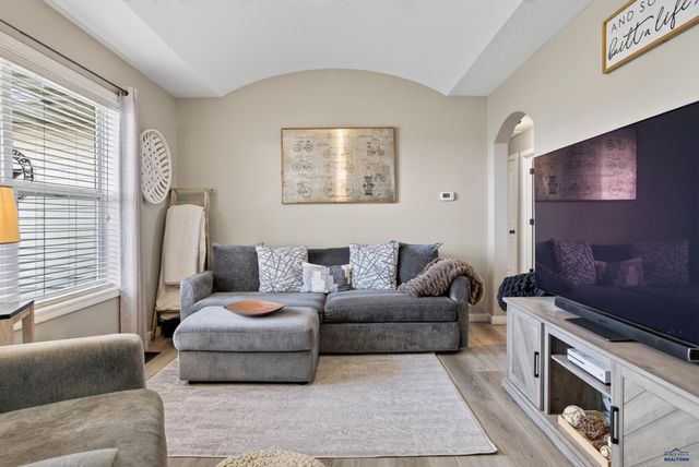 1004 LENNON LANE, Rapid City, SD 57701