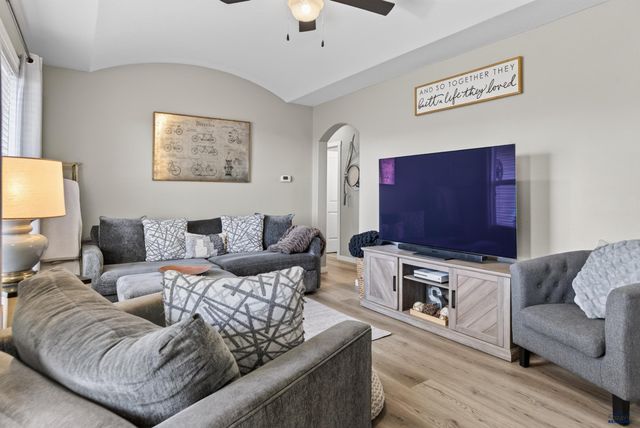1004 LENNON LANE, Rapid City, SD 57701