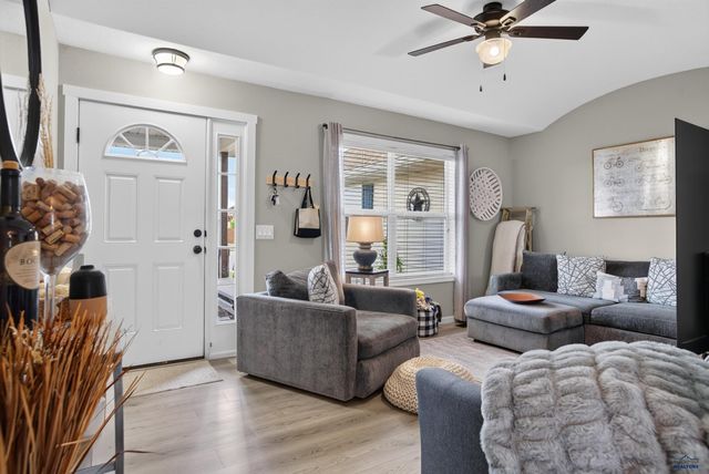 1004 LENNON LANE, Rapid City, SD 57701