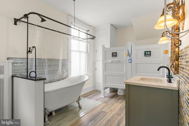 9 W CEDAR AVE, Merchantville, NJ 08109