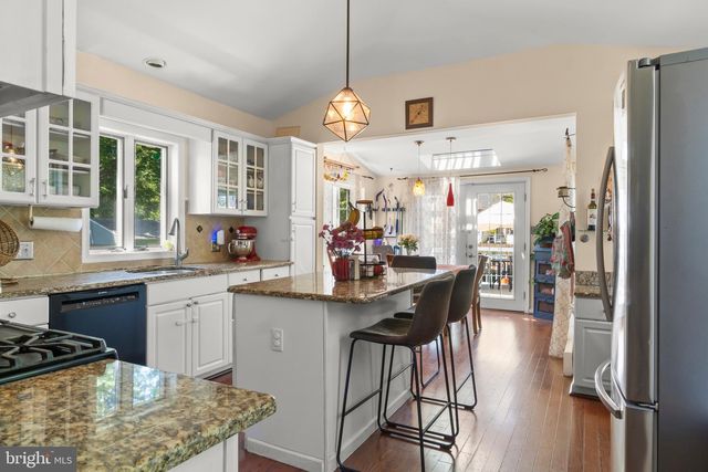 9 W CEDAR AVE, Merchantville, NJ 08109
