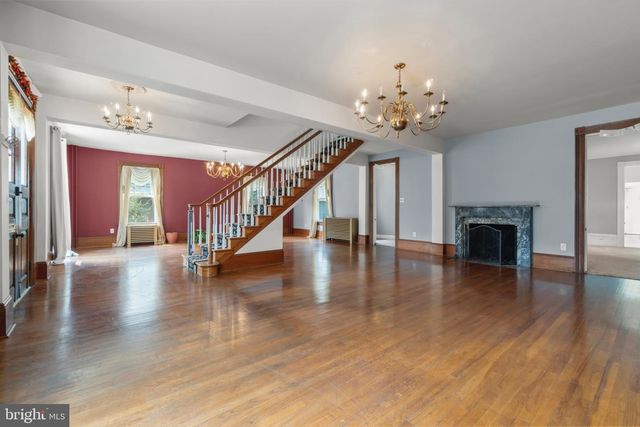 9 W CEDAR AVE, Merchantville, NJ 08109