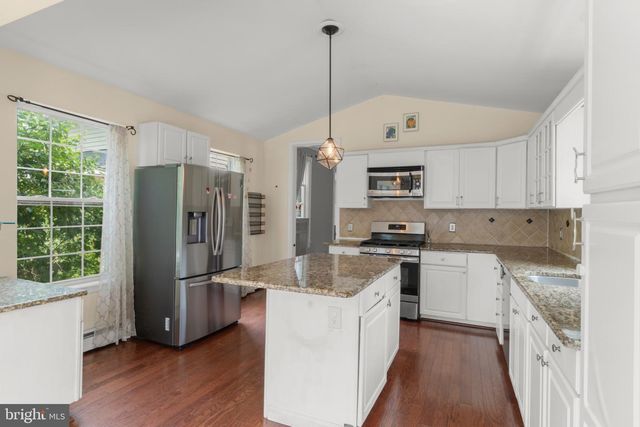 9 W CEDAR AVE, Merchantville, NJ 08109