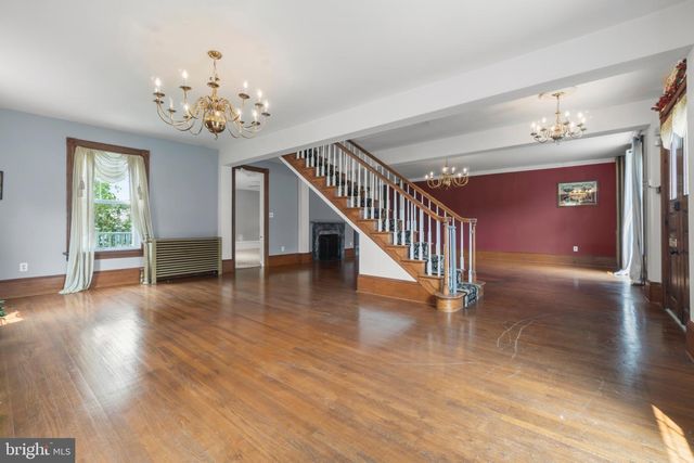 9 W CEDAR AVE, Merchantville, NJ 08109
