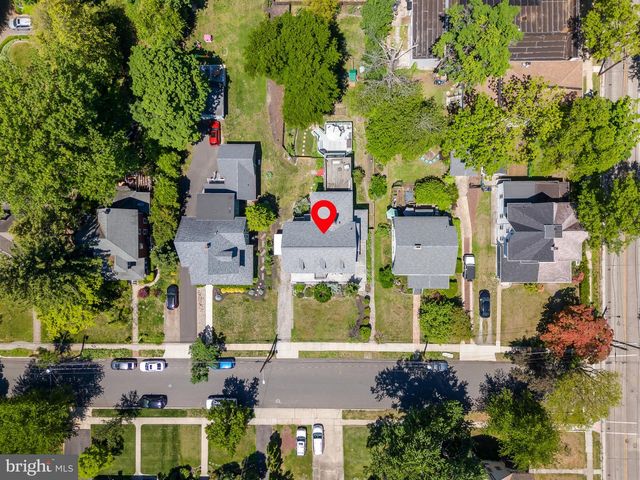 9 W CEDAR AVE, Merchantville, NJ 08109