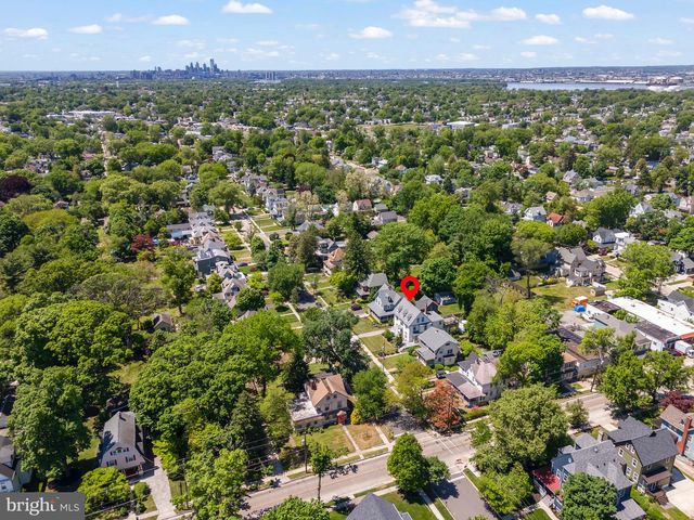 9 W CEDAR AVE, Merchantville, NJ 08109