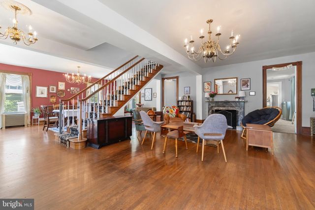 9 W CEDAR AVE, Merchantville, NJ 08109
