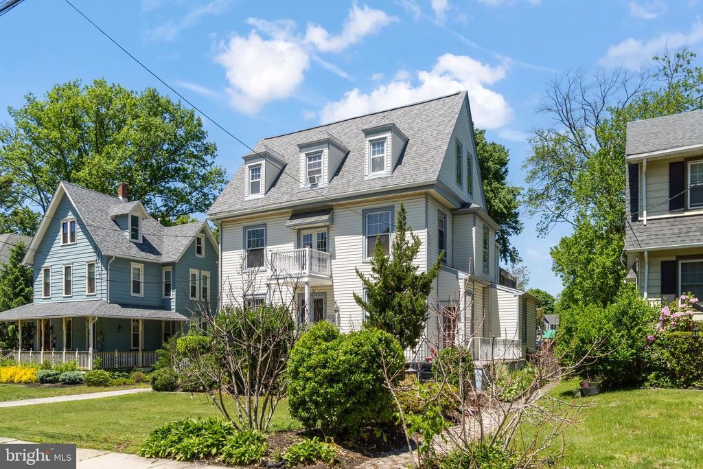 9 W CEDAR AVE, Merchantville, NJ 08109