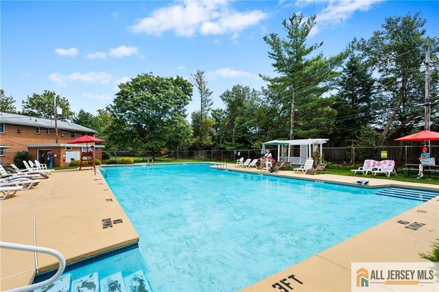 132 The Orchard L, East Windsor, NJ 08512