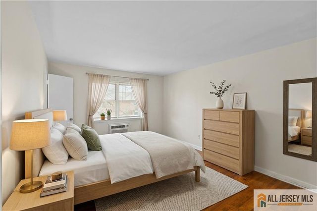 132 The Orchard L, East Windsor, NJ 08512
