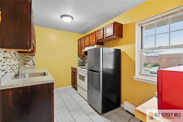 132 The Orchard L, East Windsor, NJ 08512