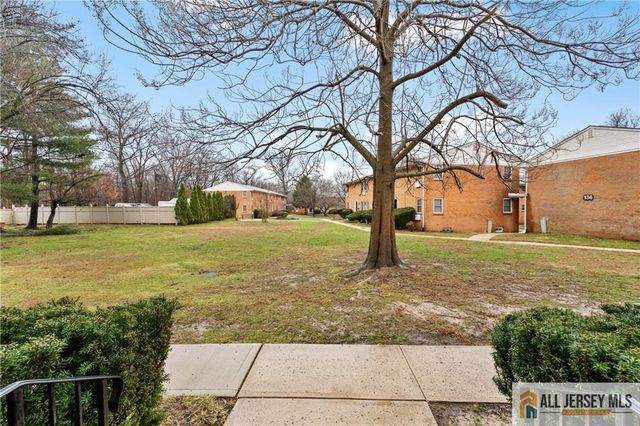 132 The Orchard L, East Windsor, NJ 08512