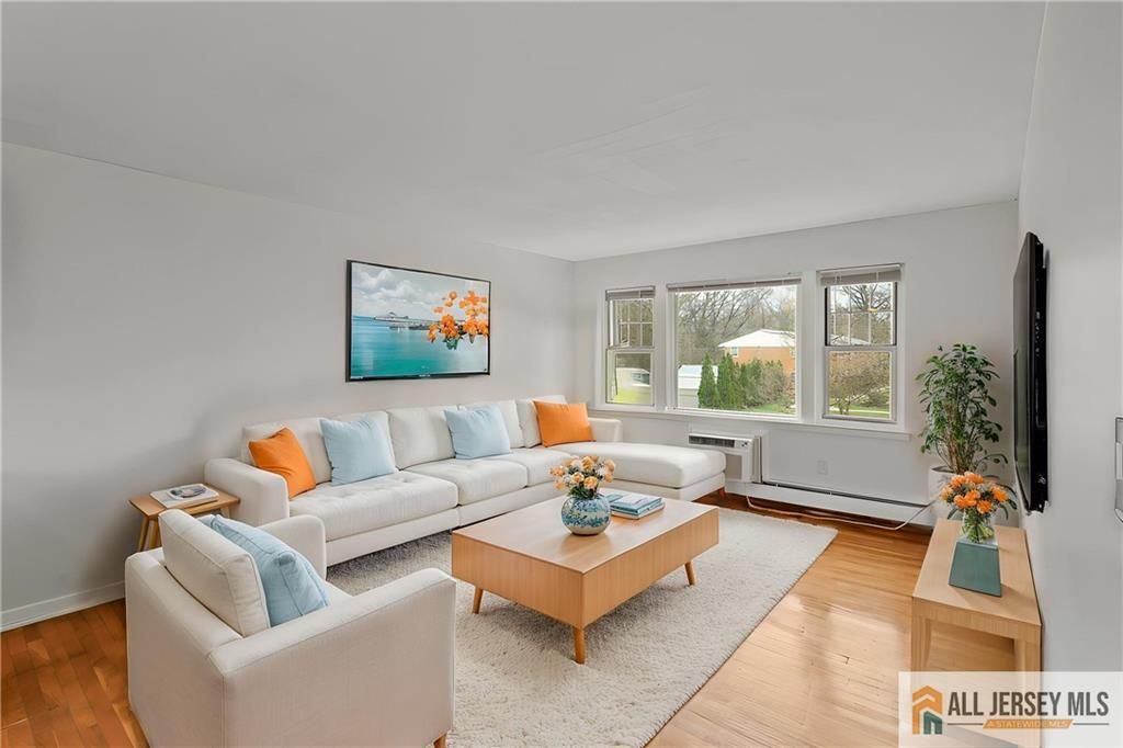 132 The Orchard L, East Windsor, NJ 08512