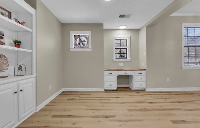 2180 COURT AVE, Memphis, TN 38104