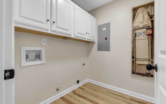 2180 COURT AVE, Memphis, TN 38104