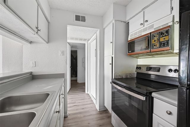 10110 Forum West Drive 406, Houston, TX 77036