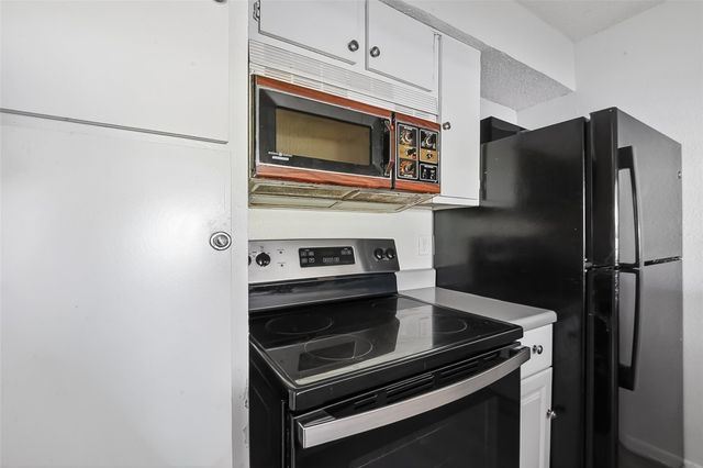 10110 Forum West Drive 406, Houston, TX 77036