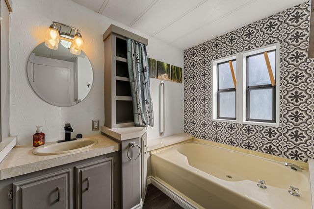 724 Tawn Cheree, Medford, OR 97501