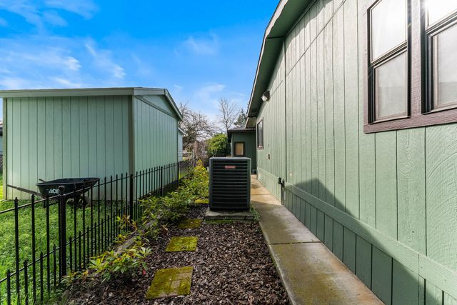 724 Tawn Cheree, Medford, OR 97501