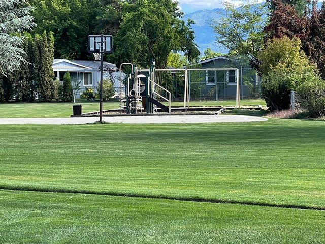 724 Tawn Cheree, Medford, OR 97501