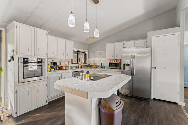 724 Tawn Cheree, Medford, OR 97501