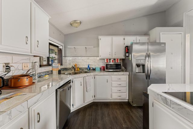 724 Tawn Cheree, Medford, OR 97501