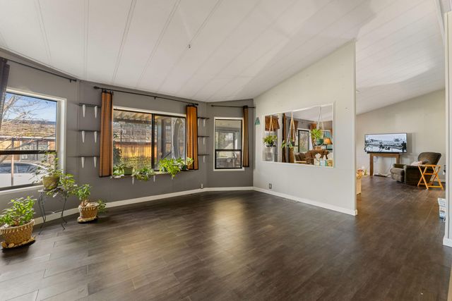 724 Tawn Cheree, Medford, OR 97501