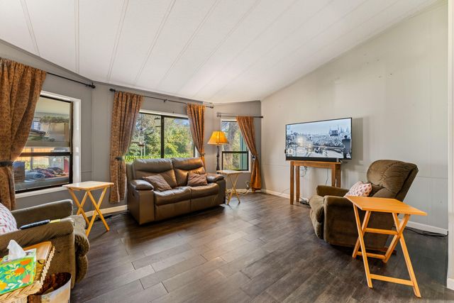 724 Tawn Cheree, Medford, OR 97501