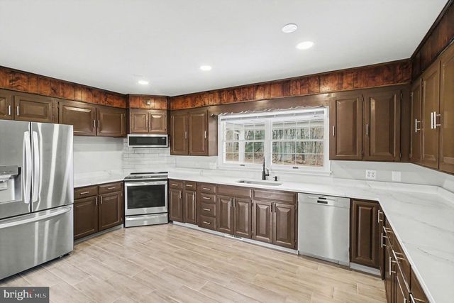 98 DEACON RD, Fredericksburg, VA 22405