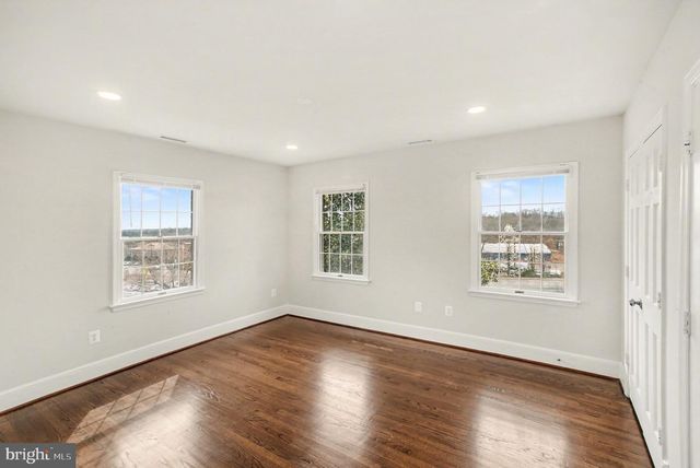 98 DEACON RD, Fredericksburg, VA 22405