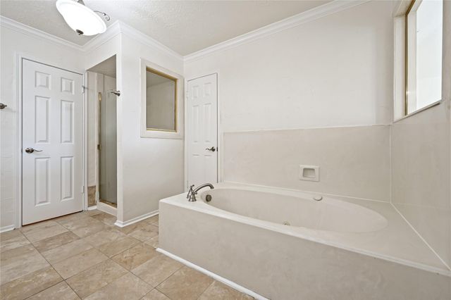 2607 Sailboat Drive, Houston, TX 77058