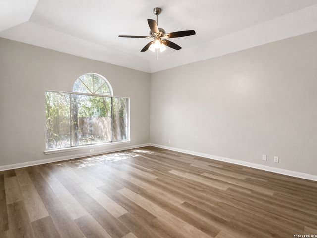 6155 HERITAGE PLACE DR, San Antonio, TX 78240