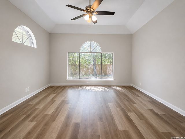 6155 HERITAGE PLACE DR, San Antonio, TX 78240