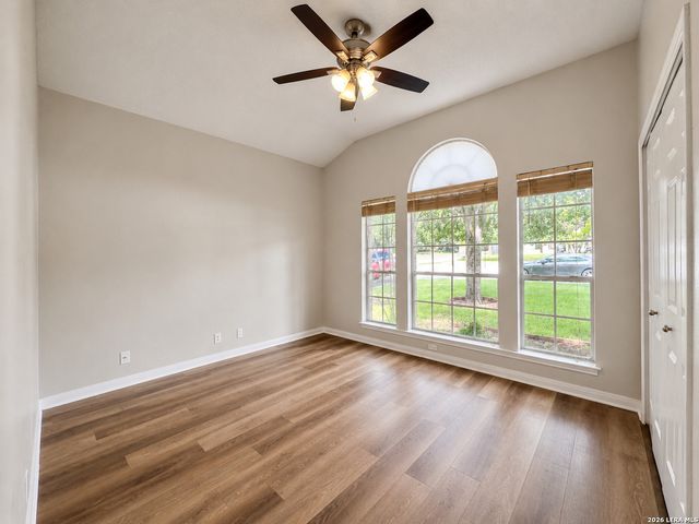6155 HERITAGE PLACE DR, San Antonio, TX 78240