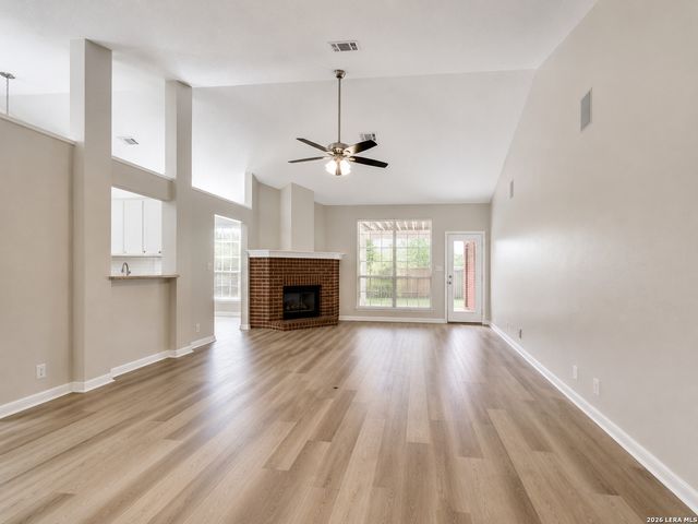 6155 HERITAGE PLACE DR, San Antonio, TX 78240