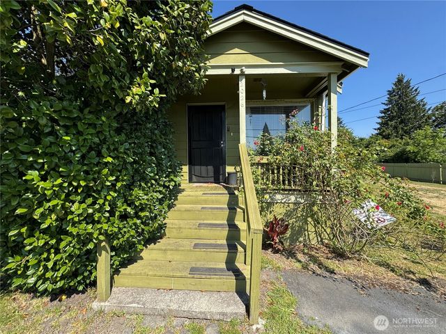 12026 59th Avenue S, Seattle, WA 98178