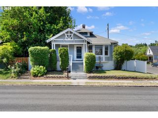 322 W 9TH St, The Dalles, OR 97058